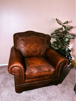 Havertys Dakota Chair & Dakota Sofa