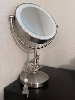 Makeup mirror