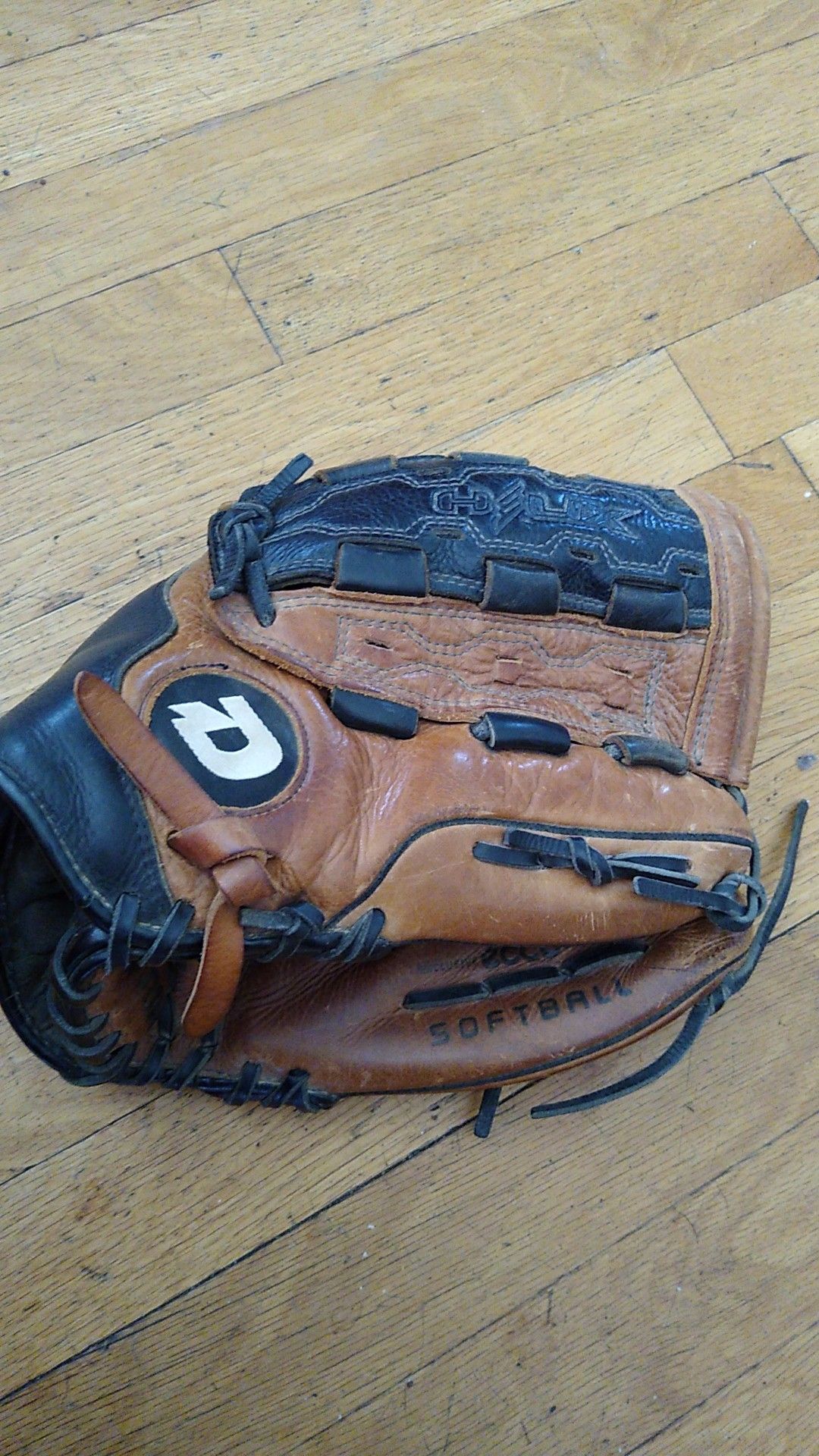 DeMarino 13" Ecco Leather Softball Glove Mitt