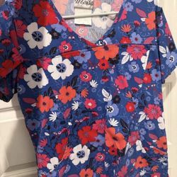 scrub top - floral print 