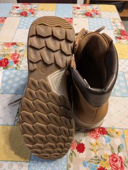 Woman's boots size 10