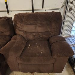 Chair/Recliner (with matching couch)