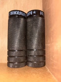 SE bike pegs non threaded