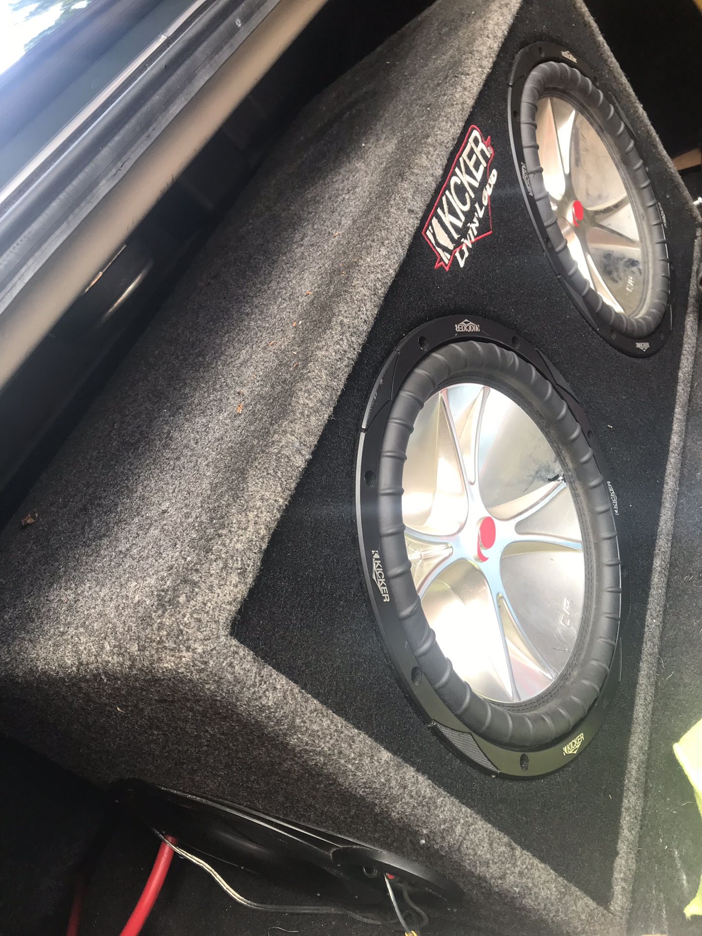 complete car system kicker everything 2 12's , box n amp