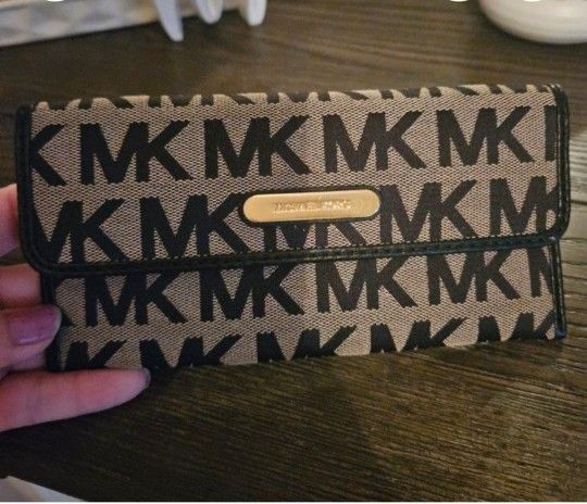 MICHAEL KORS CARTERA ORIGINAL 100%