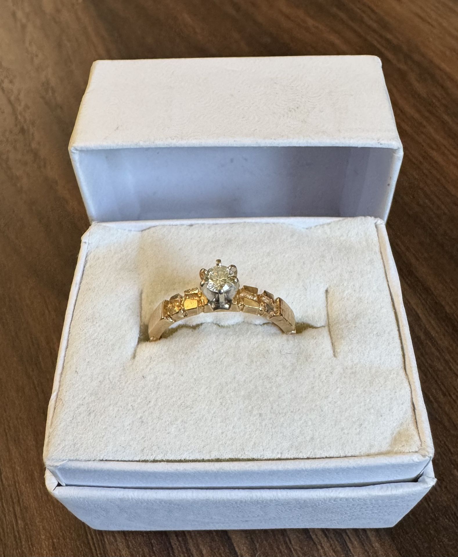 14 Carat Gold Diamond Ring