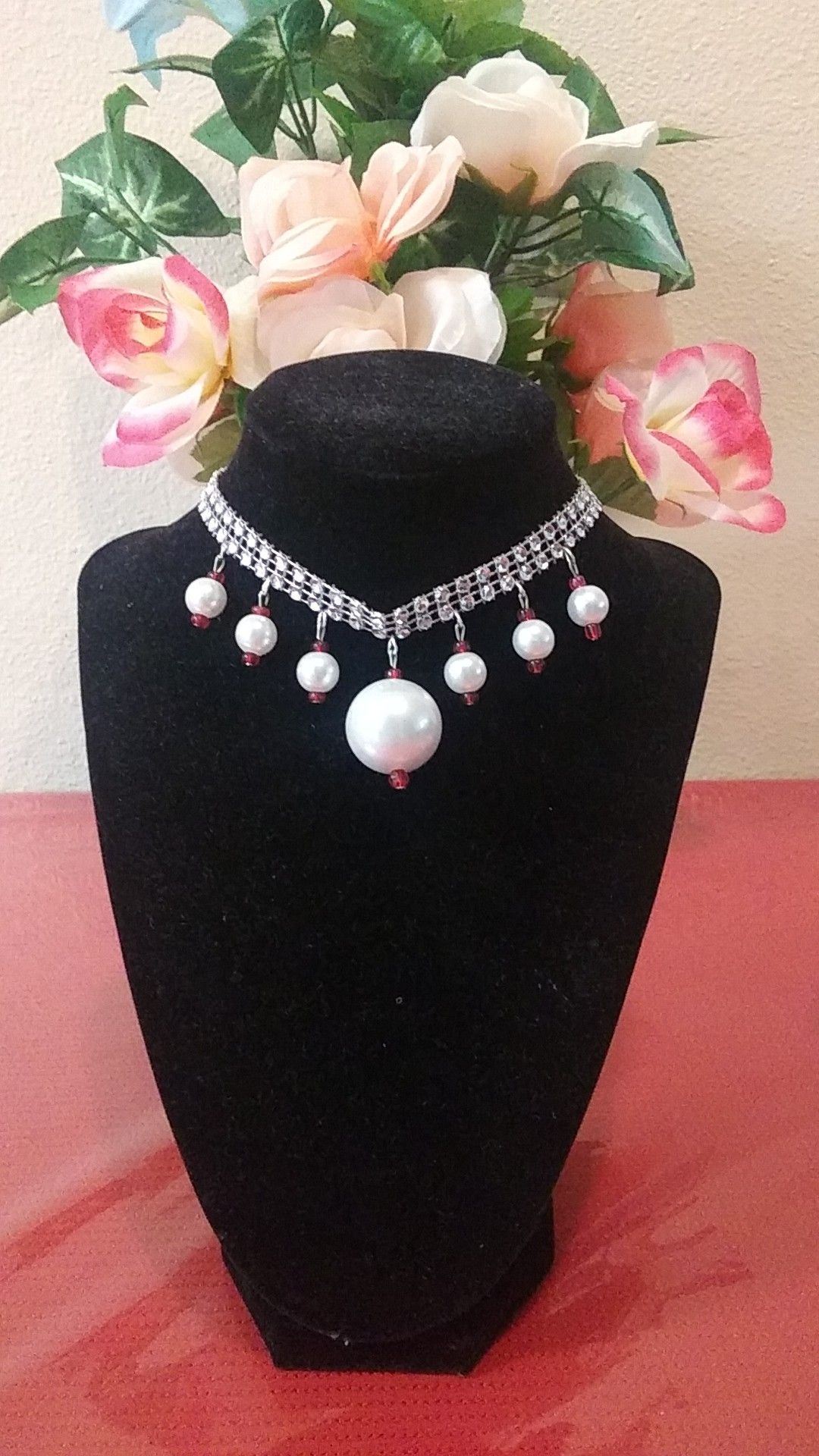 Choker necklace
