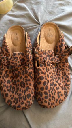 Cheetah print shoe