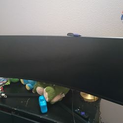 Samsung Gaming TV & Gaming Chair 