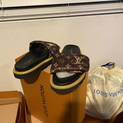 Louis Vuitton Sandals 