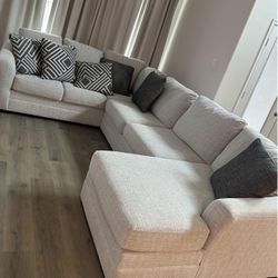 Sectional Couch 