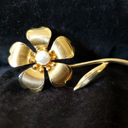Vintage Pearl Flower