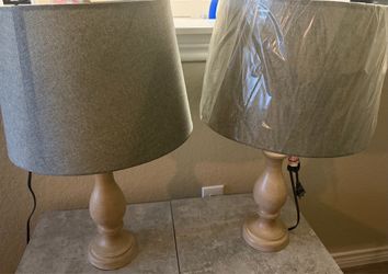 Set of 2 lamps & 2 tables