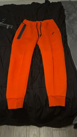 Brand new nike tech pants
