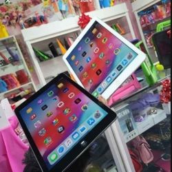 Ipad AIR $99. Ipad Cargadores Incluido Size 9.7.       Actualization 12.3.6 