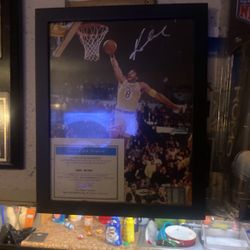 Signed Kobe number eight 8 x 10 with authenticity