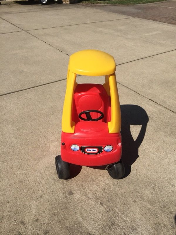 Little Tikes Cozy Coupe Kid’s Play Car