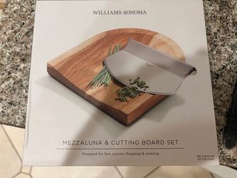 Mezzaluna and Cutting Board Set