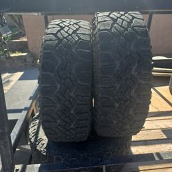 275/65/18  2 Tires Almost New $230 O.b.o 