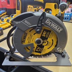 DEWALT
FLEXVOLT 60V MAX Cordless Brushless 7-1/4 in. Circular Saw with Brake (Tool Only)