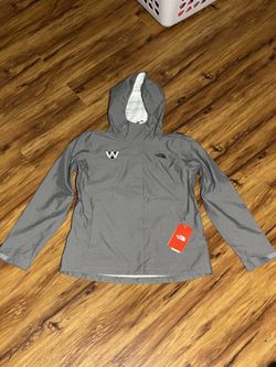 The North Face women’s Venture 2 jacket large