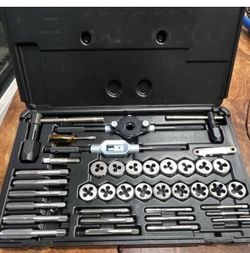 WTC VIKDRI50070 39-Piece SAE Metal Tap & Die Set w/ Case, Black