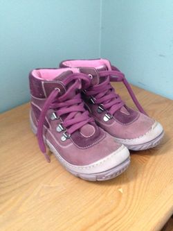 Girls shoes