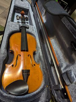 Yamaha violin