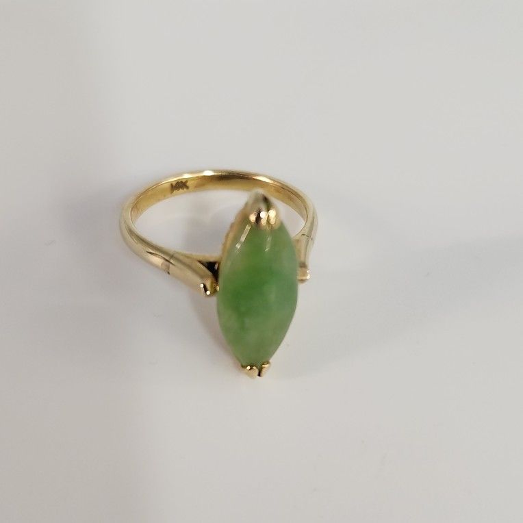 Vintage 14k Yellow Gold Natural Jade Ring Size 5.25