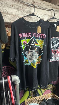 Pink Floyd shirt