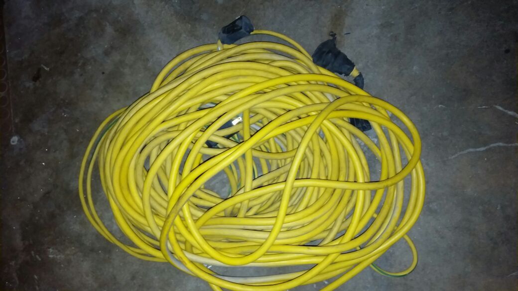 Thick 100 Foot Electric Ext. Cord