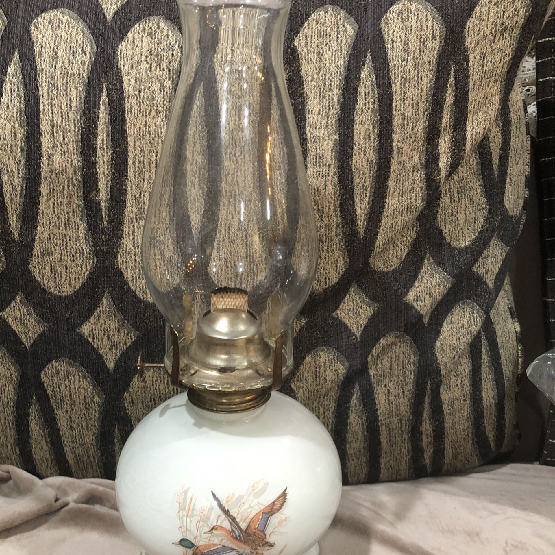 Vintage oil Lamp. Please see all the pictures