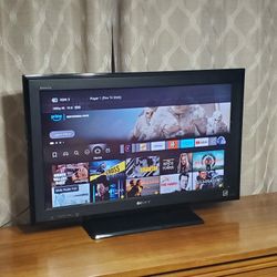 SONY 32 inch Bravia LCD TV Television W/Remote 
