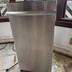 Jenn-Air Trash Compactor