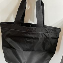 Uniqlo Medium Tote