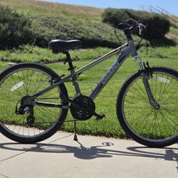 Giant XTC Jr 24" Mountain Bike - Lightweight Aluminum -