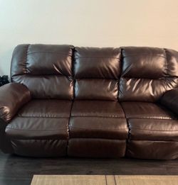 Reclinable couch