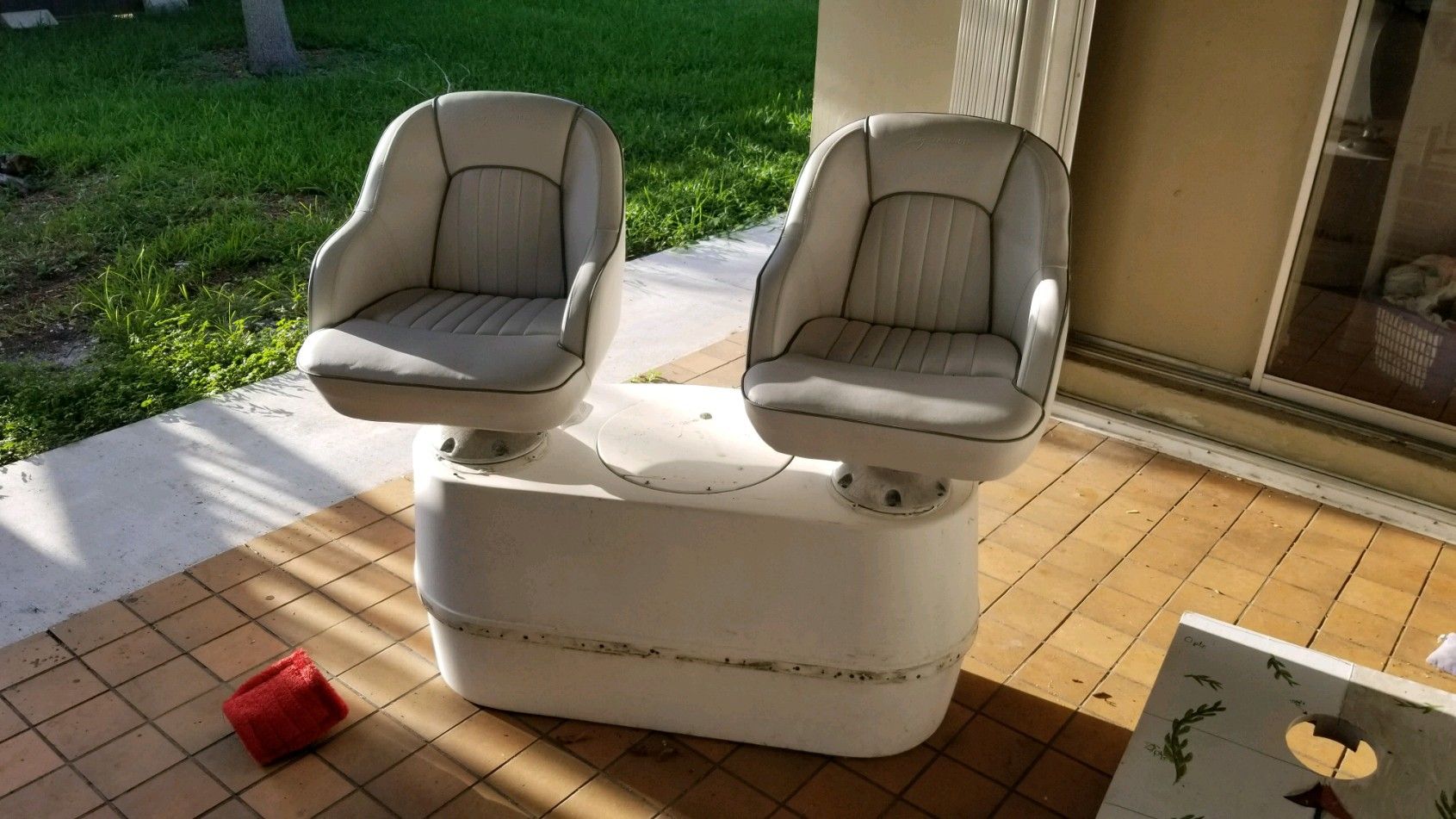 Boat Center Console Pedestal Seats and Livewell