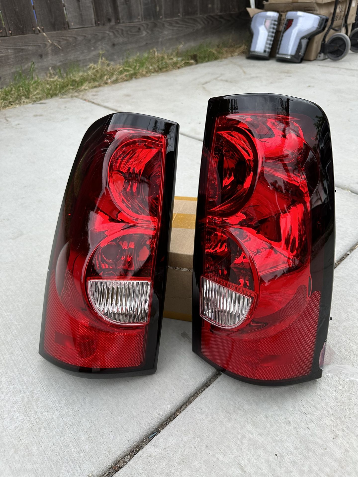 New Chevy Silverado Gmc Sierra Taillights 99-06 