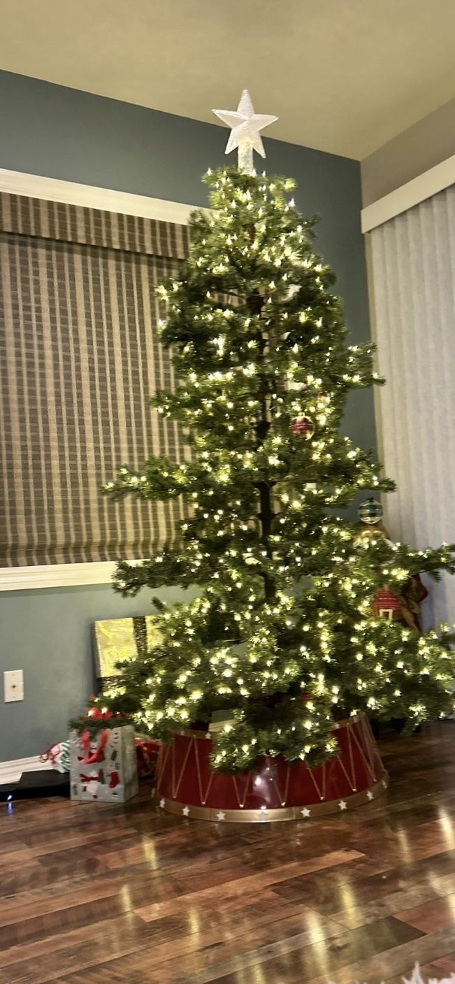 Balsam Hill Yukon Fir Tree 7.5 Ft