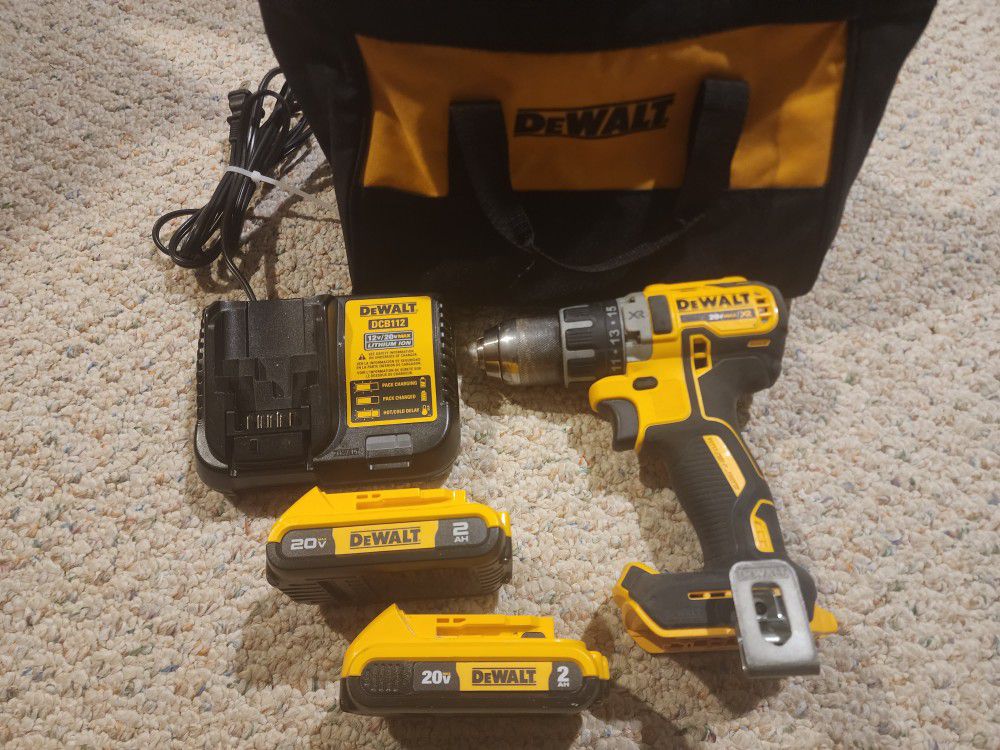 Dewalt XR Drill 20V With Charger And 2 Batteries & Tool Bag