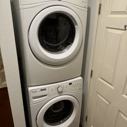 Whirlpool Duet Washer/dryer 