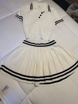 Trendy 2 piece outfit black and white pleated skirt
