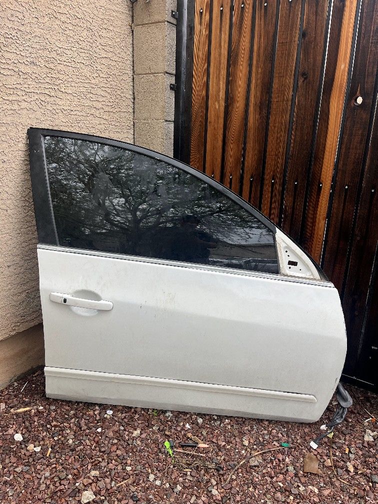 Nissan Altima Front Passenger Door