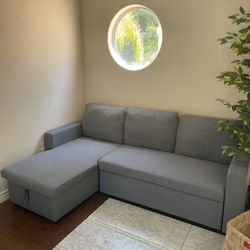 IKEA Couch/pull out bed