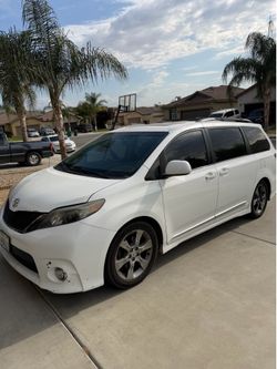 2012 Toyota Sienna