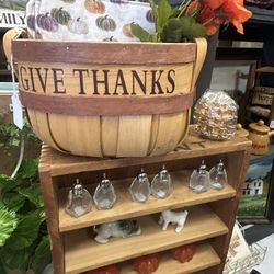 Vintage “GIVE THANKS” Basket