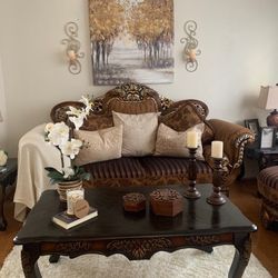 Coffee table and 2 in tables