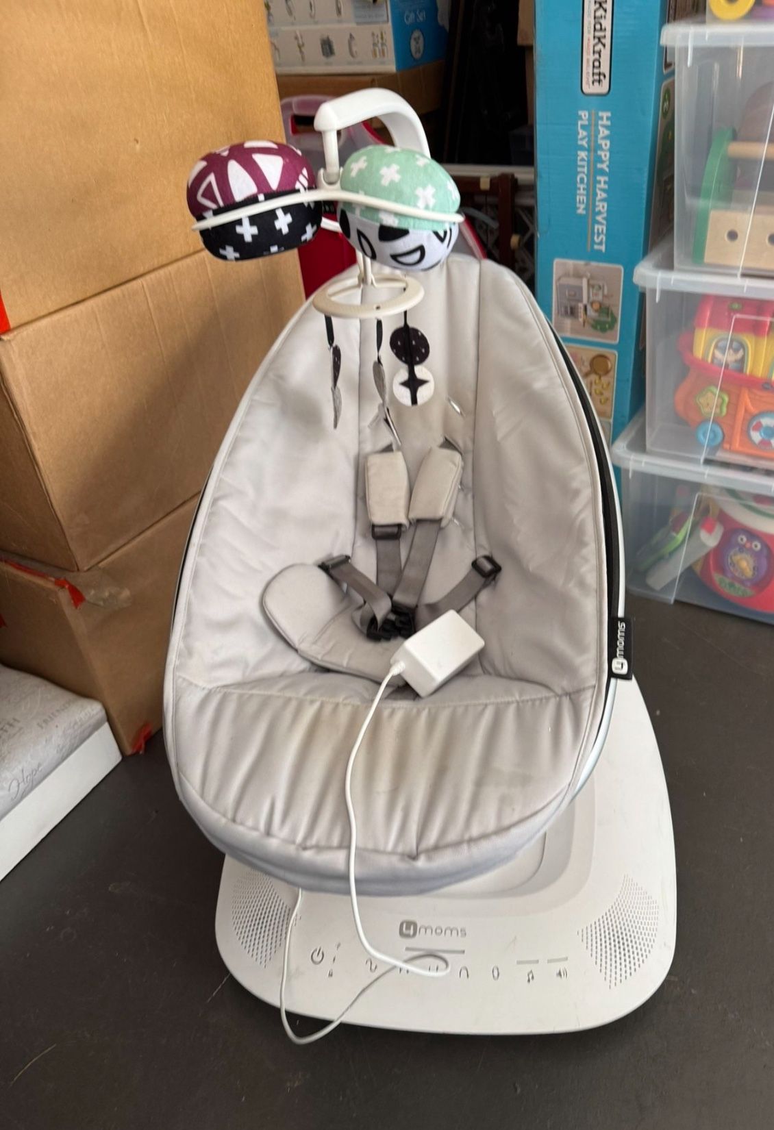 4moms mamaRoo multi-motion baby swing