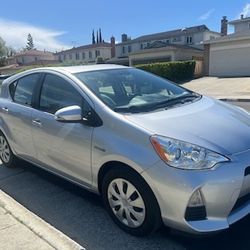 2014 PRIUS C CLEANTITLE 